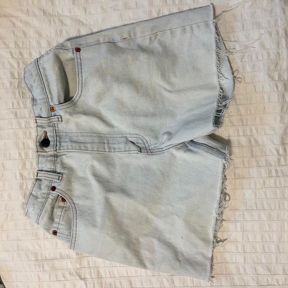 Vintage Levi’s jeans shorts - Picture 5 of 6